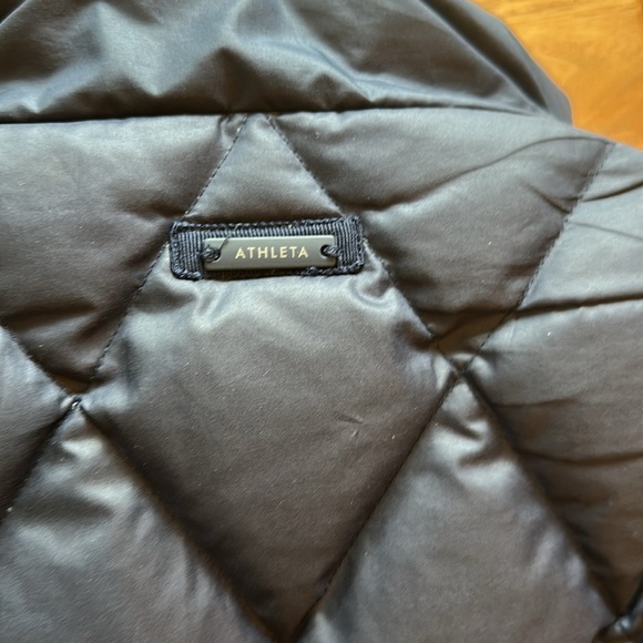 Athleta goose down puffer jacket. - Picture 8 of 8